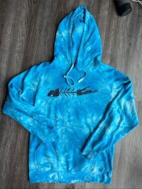 Blue Tie-Dye Hooded Sweatshirt with Fishbone Graphic